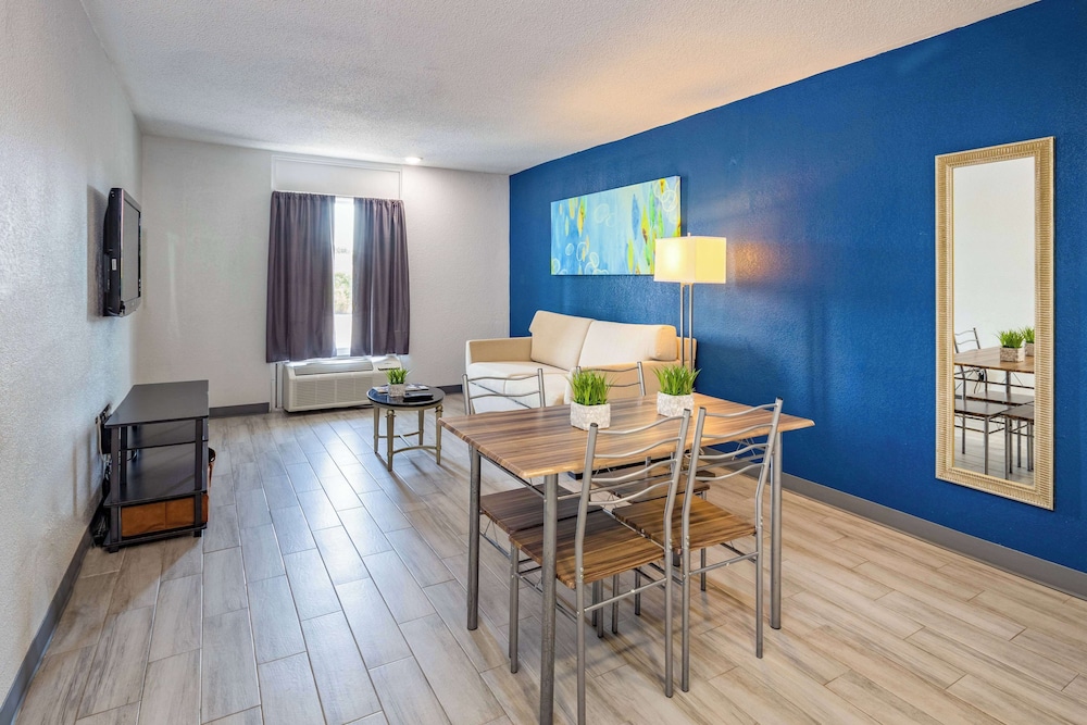 Motel6 Altamonte Springs, FL 36/50