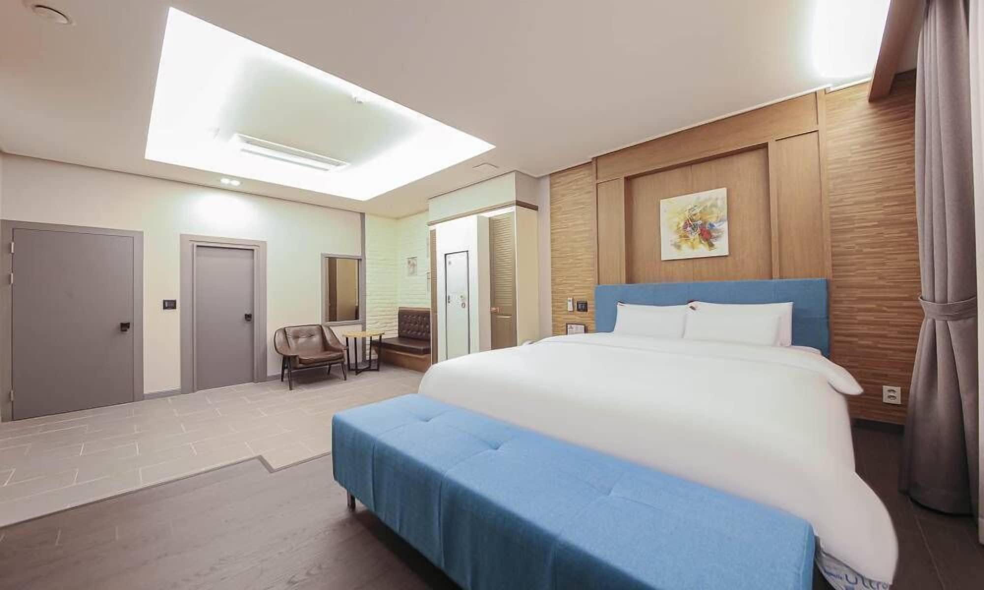 SUPERIOR, DOUBLE BED
