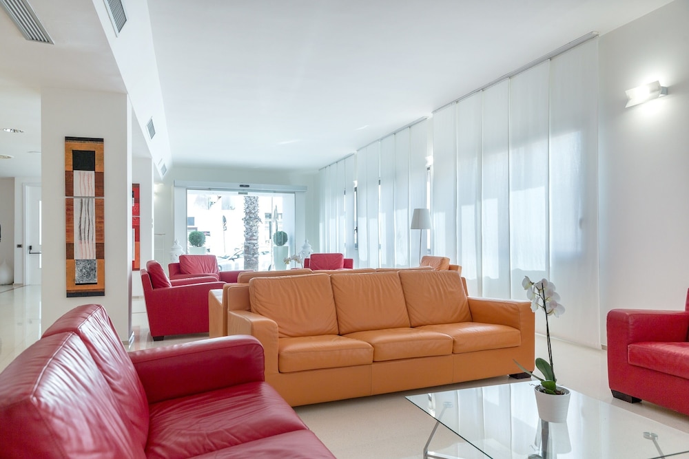 Hotel Albania 55/73