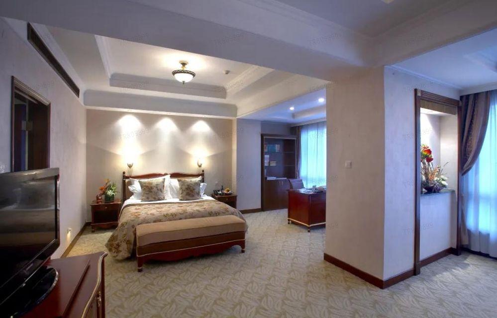 Big, Executive, Suite, Queen Bed