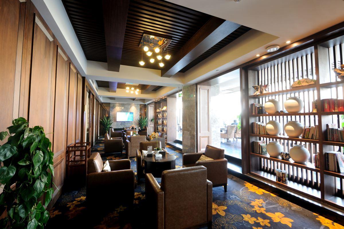 Qinchuan Hotel 36/55