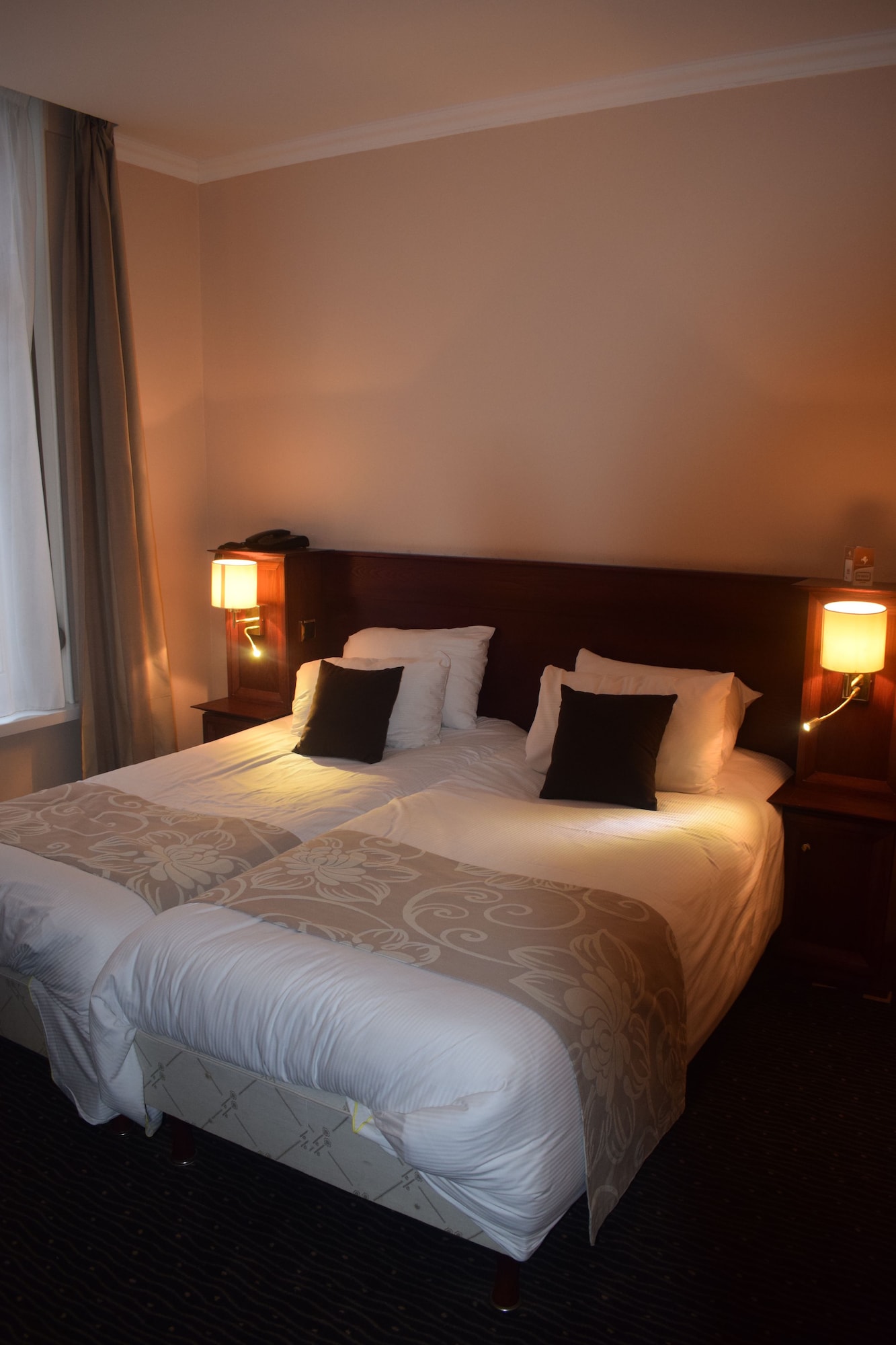 Room, Double Bed, City View