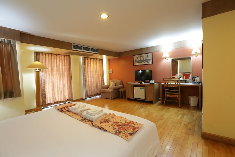Pin Hotel 18/63