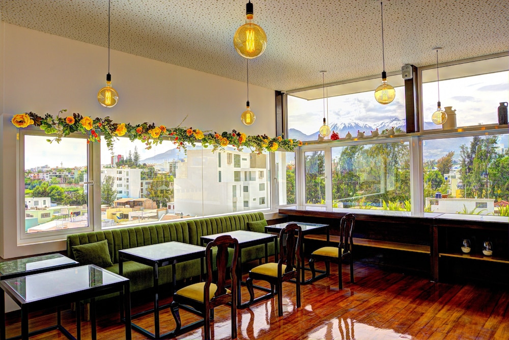 Mint Hotel 41/46