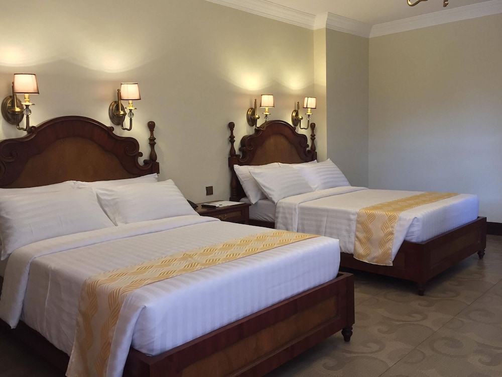 SUPERIOR, SUITE, BAY VIEW