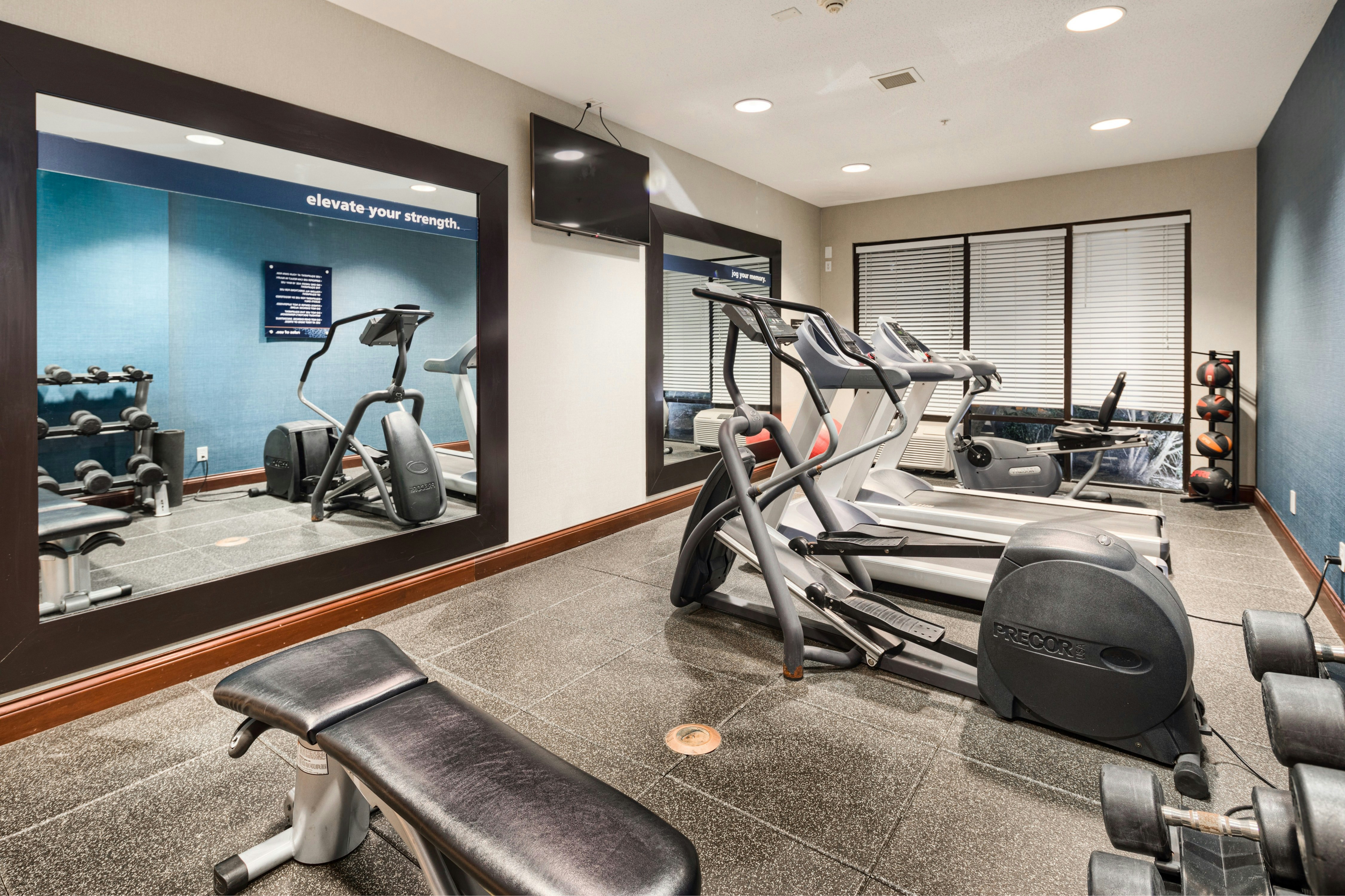 Hampton Inn Louisville-Northeast 5/22