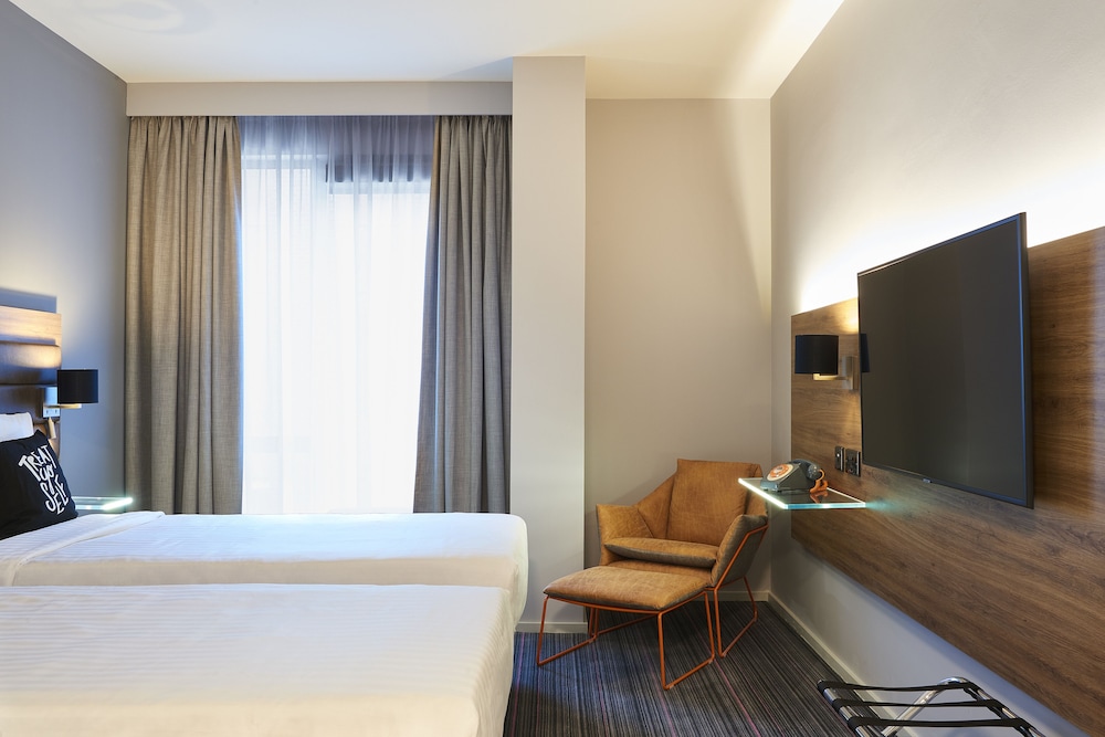 Moxy Dublin City 27/42