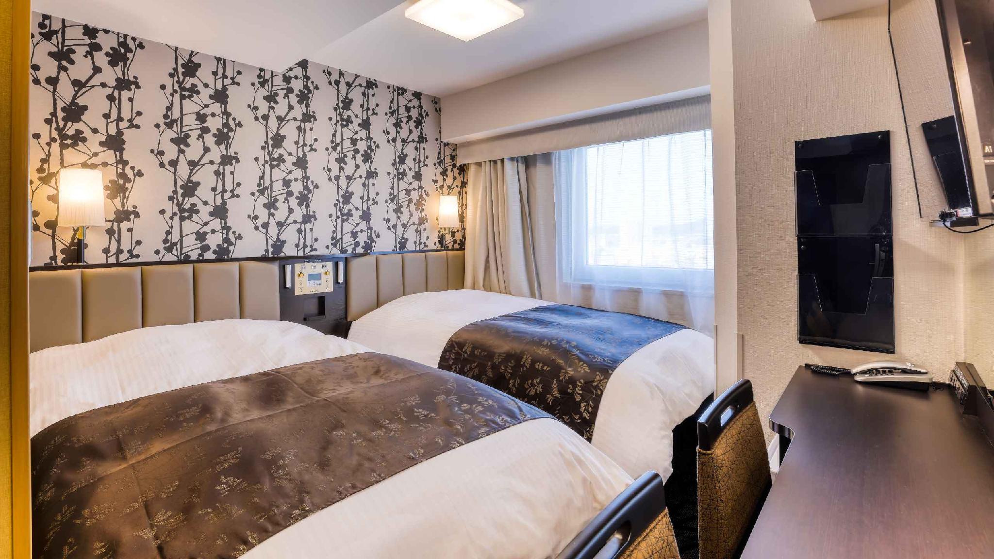 Compact, Standard, Twin Beds