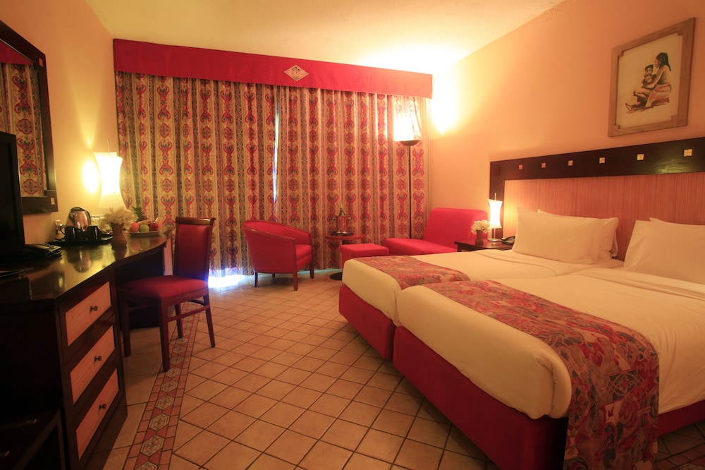 The Kairaba Beach Hotel 39/75