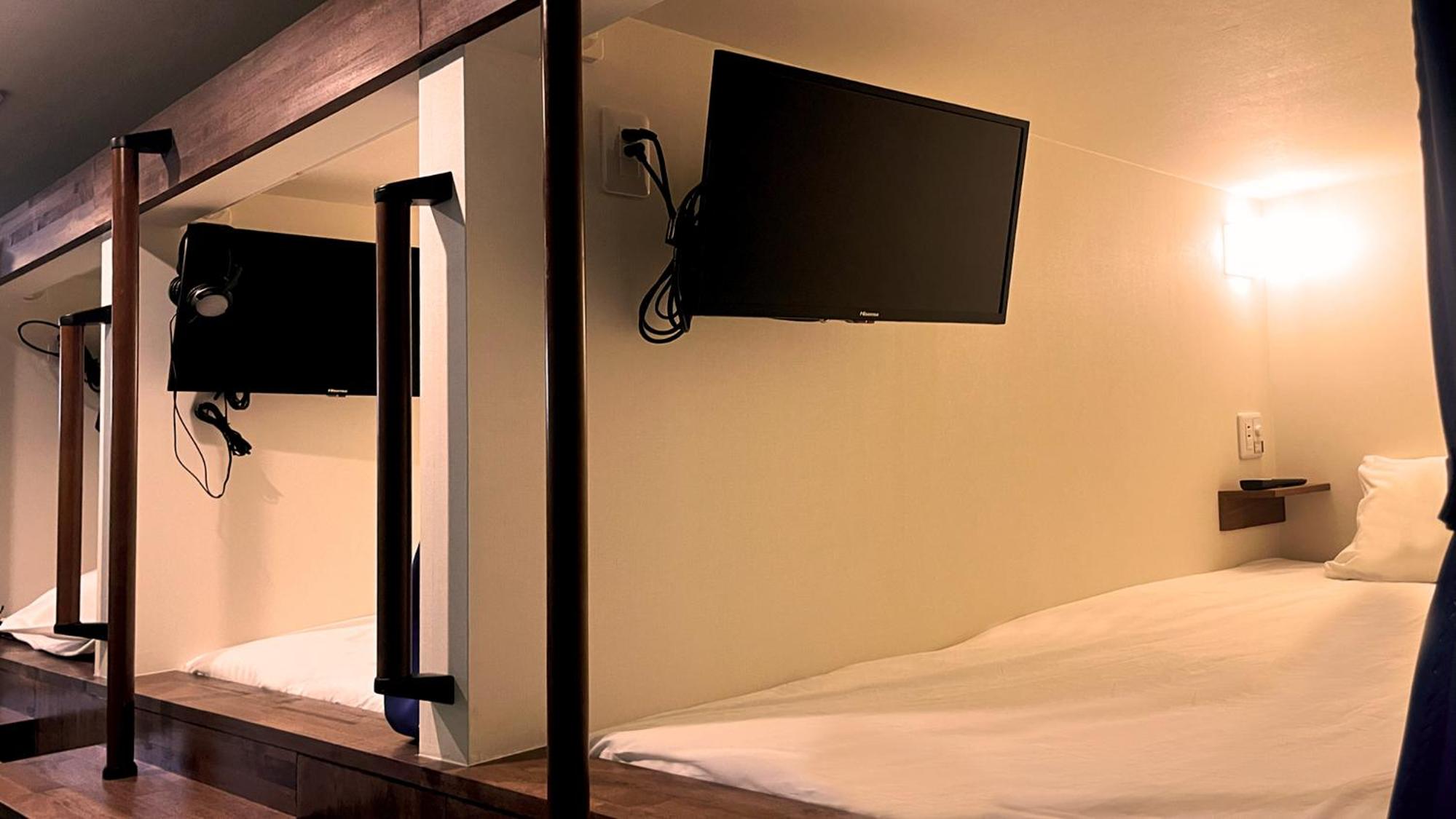 Capsule, Men Capsule, Low Floor