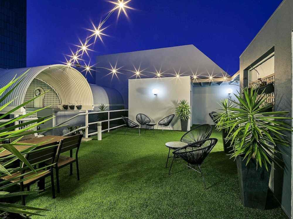 Mercure Perth 66/72