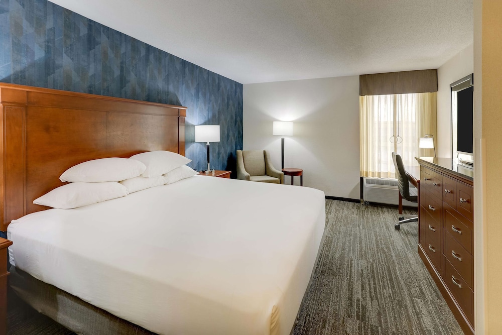 Drury Inn and Suites St Louis St Peters 6/50