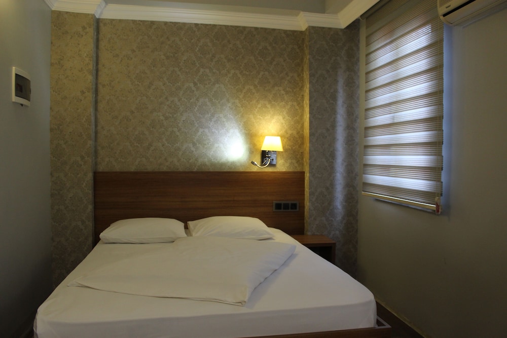 Nur Hotel 11/33
