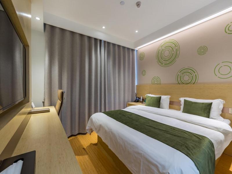 GreenTree Eastern Xuzhou High Speed Railway Station West Exit Station Hotel 31/60