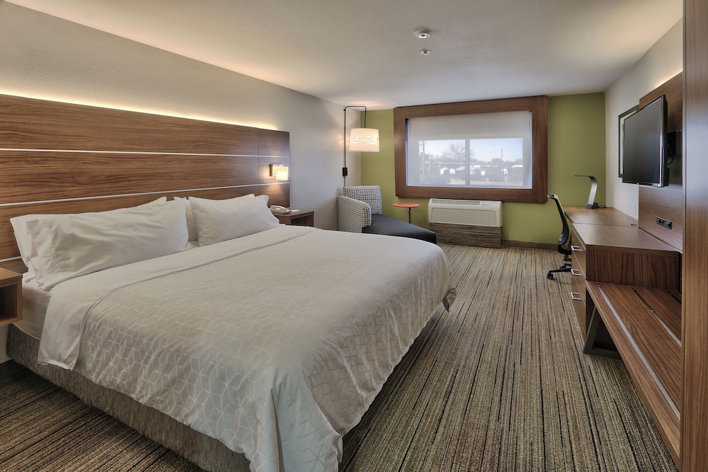Holiday Inn Express Hotel And Suites Portales 14/70