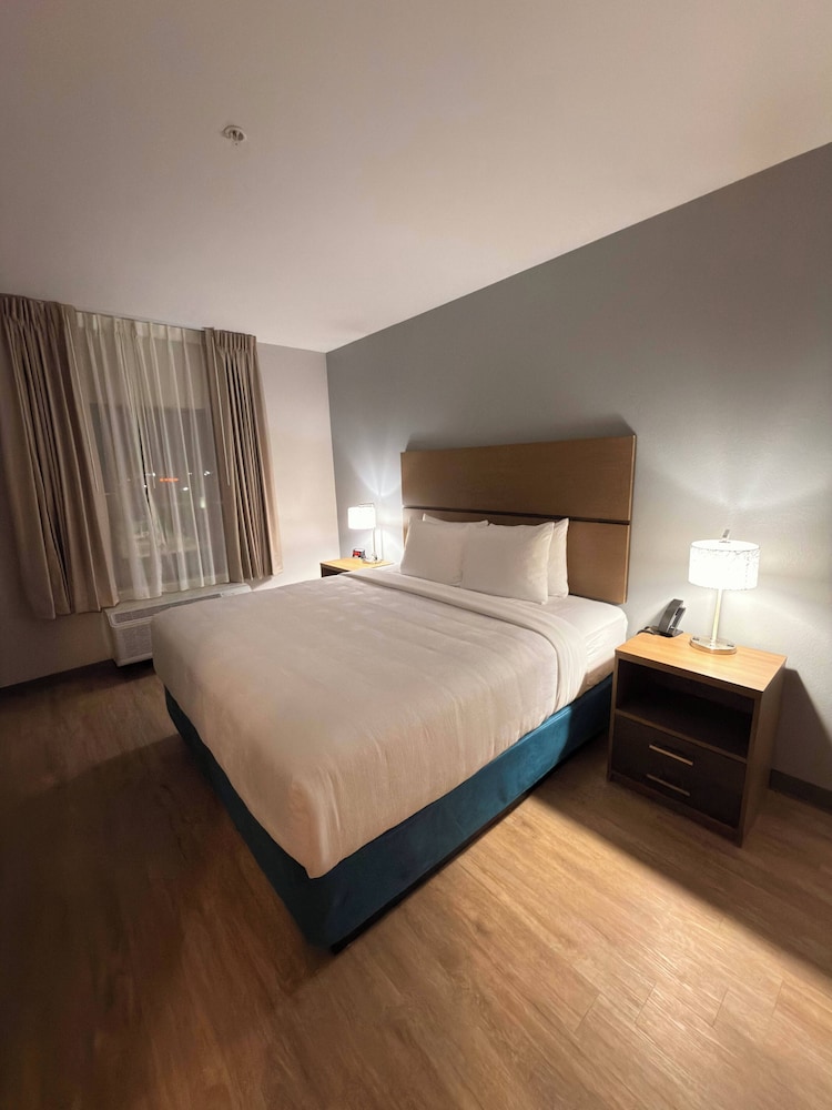 Mainstay Suites - Oklahoma City Airport 28/56