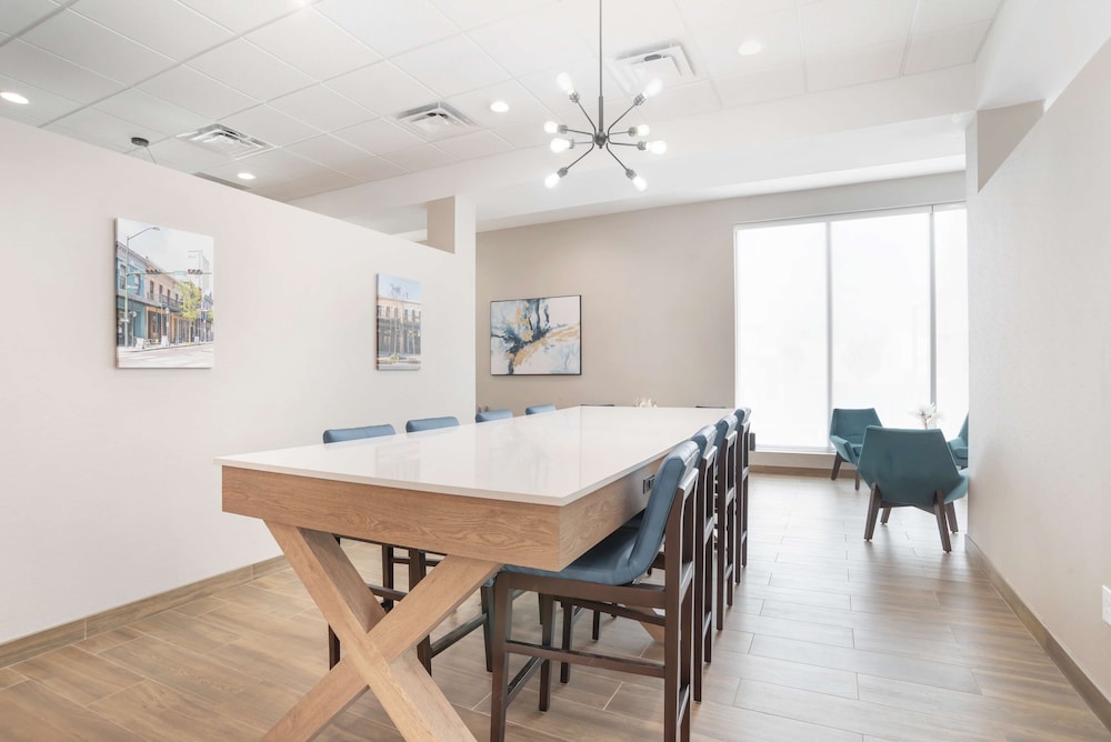 Best Western Plus Mobile Inn and Suites 12/24