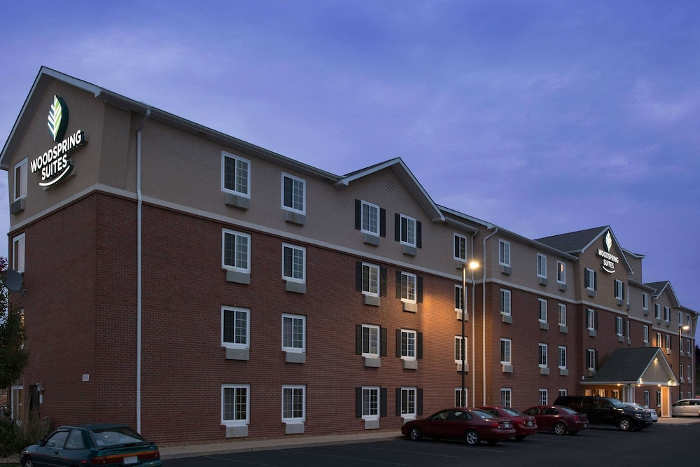 WoodSpring Suites St. Louis Arnold 4/35