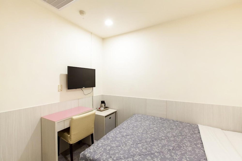 Ruei Gung Business Hotel 26/48