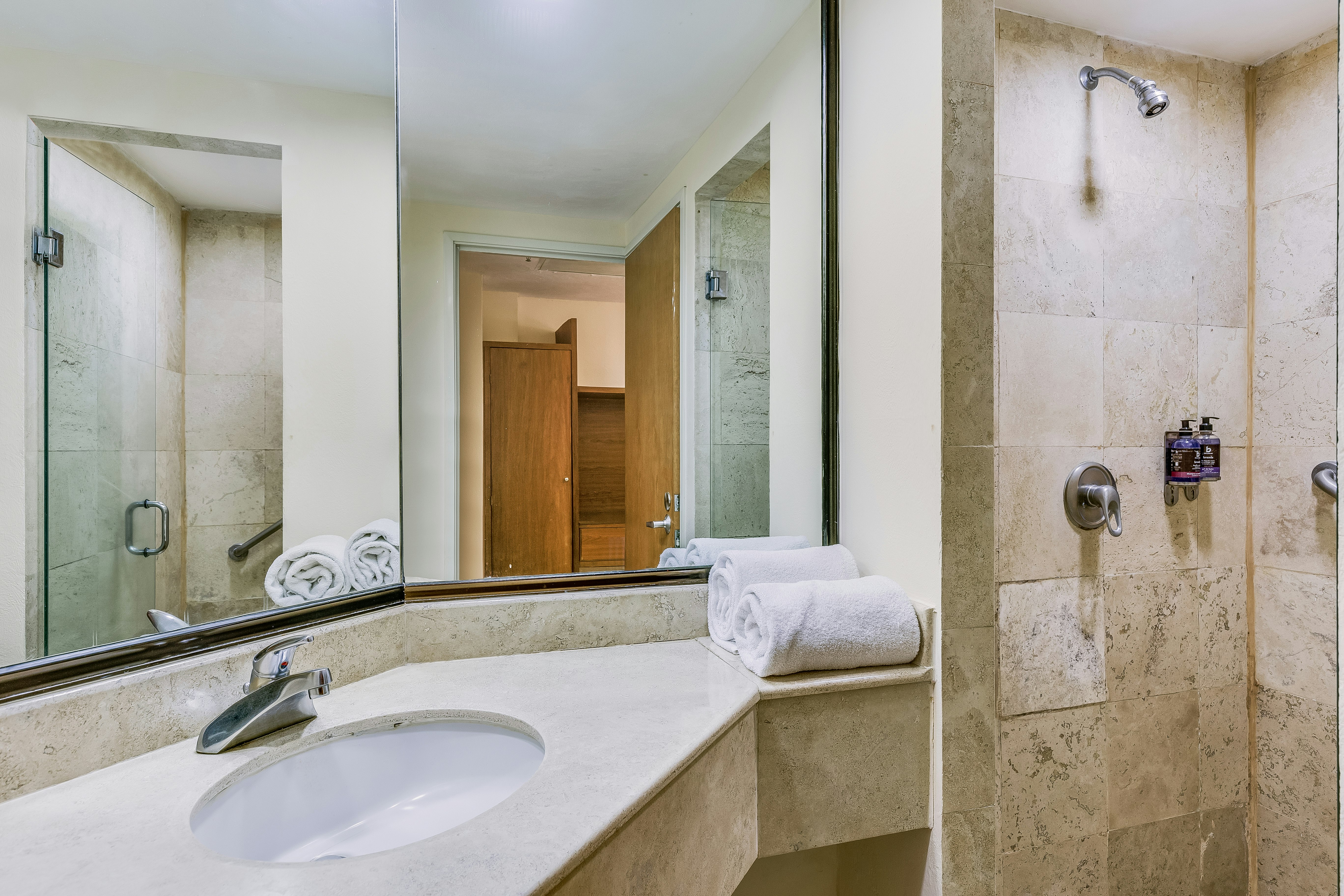Superior, King Bed, Fiesta Inn Colima 3/5