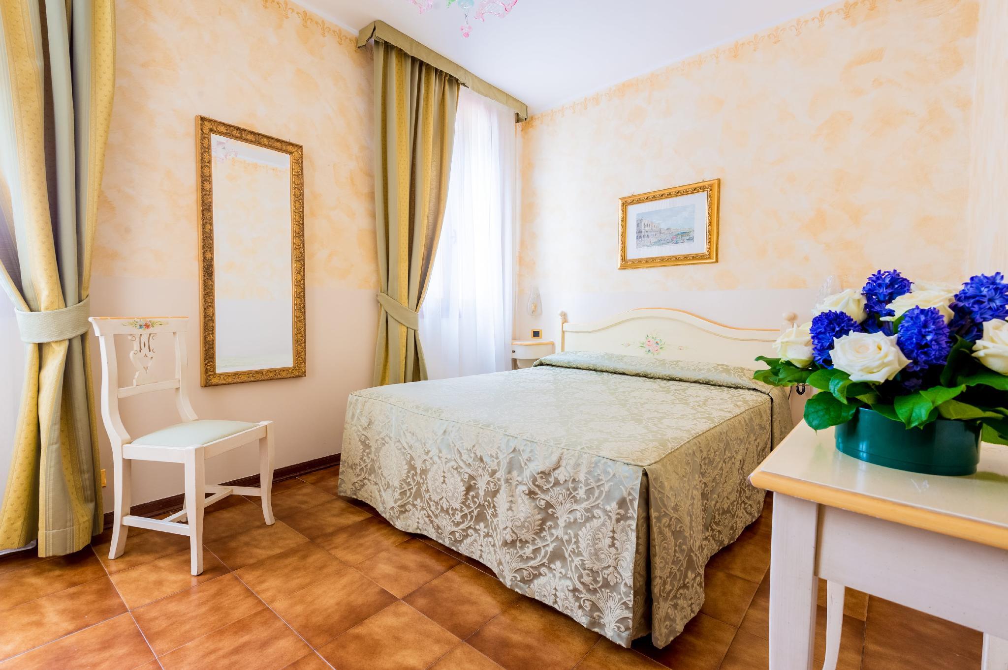 COMFORT, DOUBLE BED