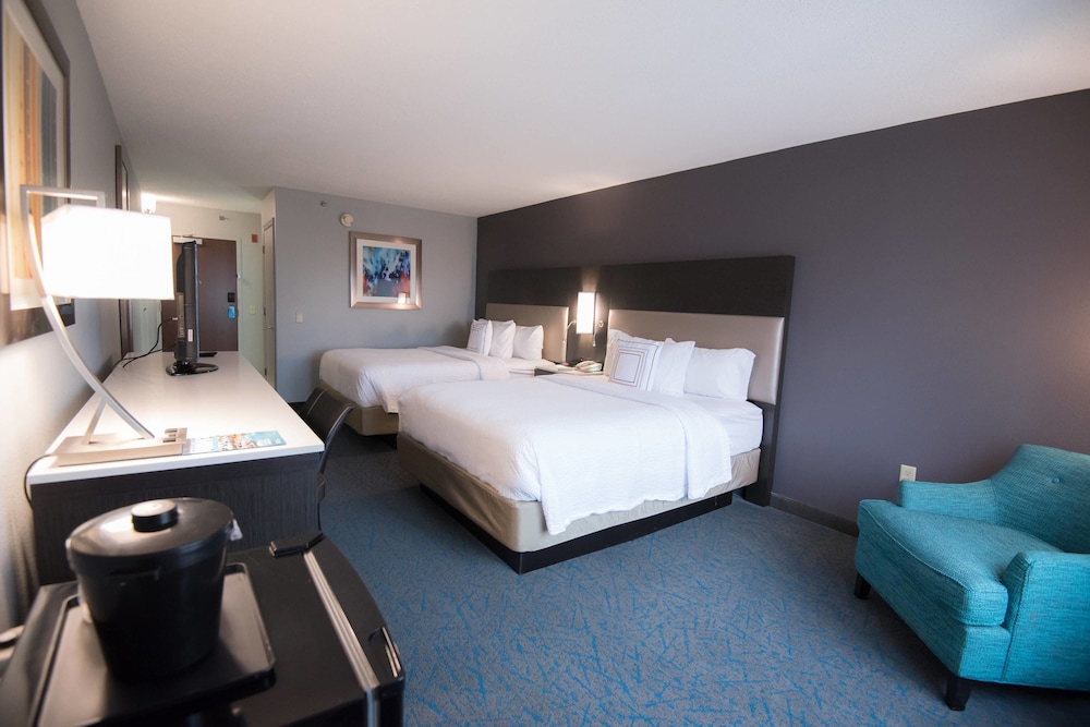 Fairfield Inn And Suites By Marriott Atlanta Airport North 14/32