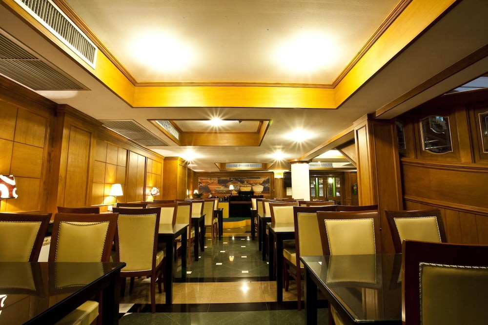 Zaza Hotel 40/49