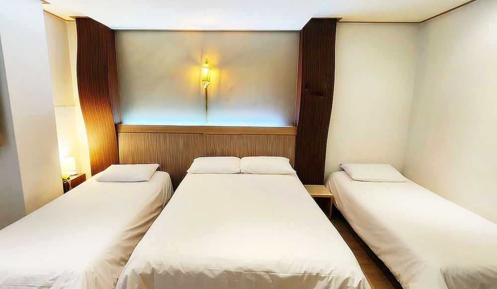 Friendly Dh Naissance Hotel By Mindrum Group 16/48