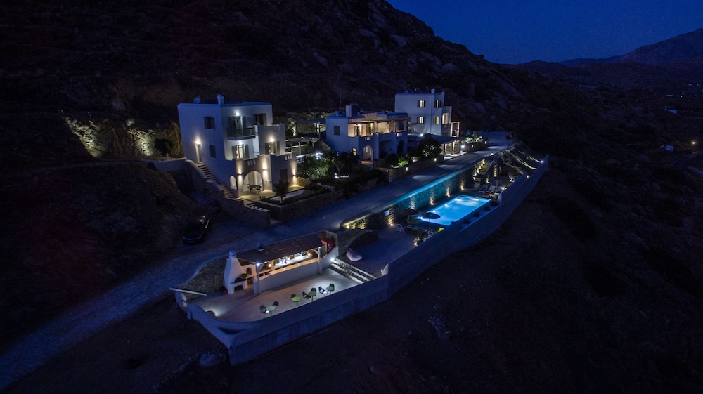 Halcyon Villas 58/66