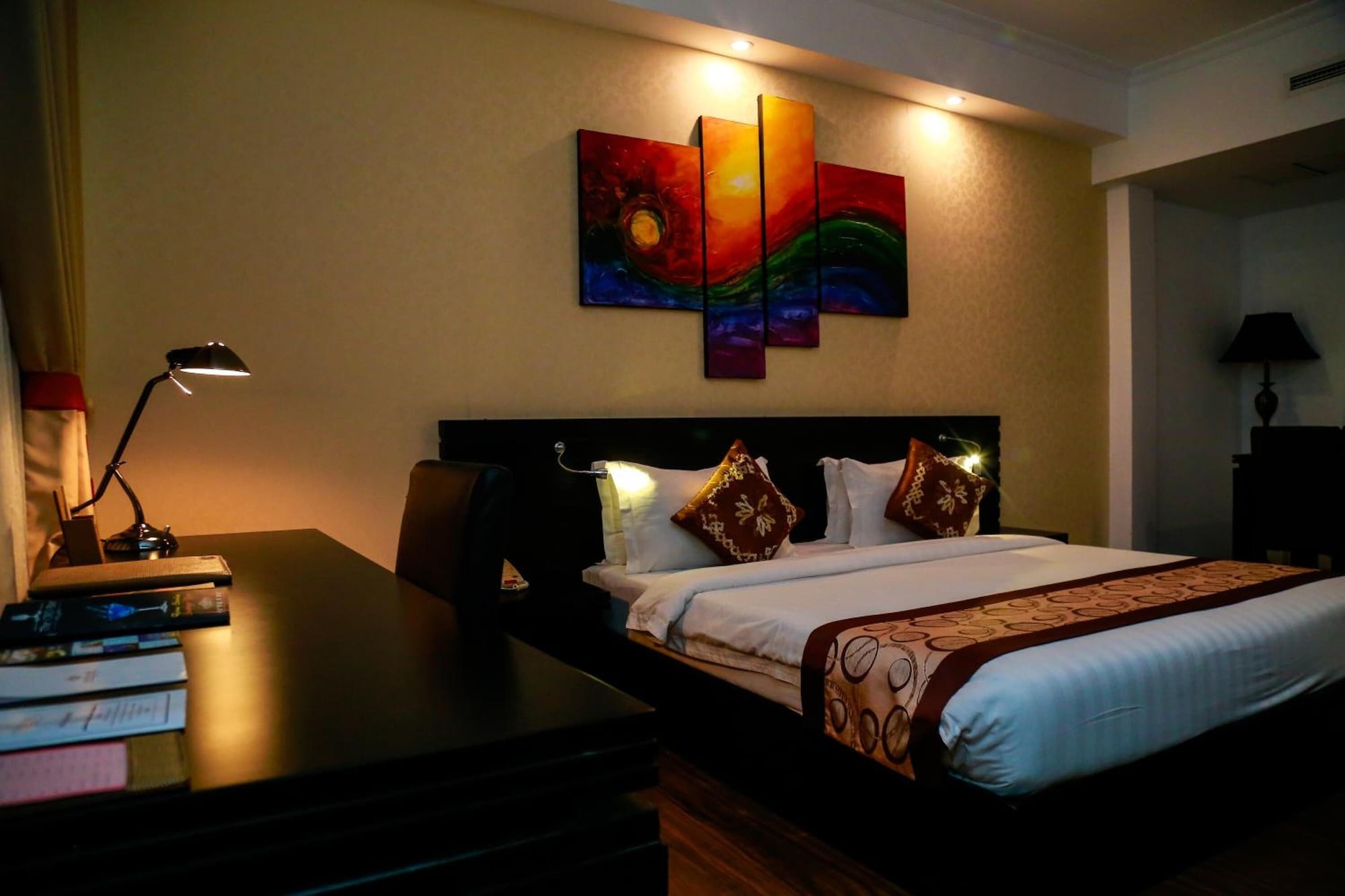 Junior Suite, King Bed, Water Front, Balcony
