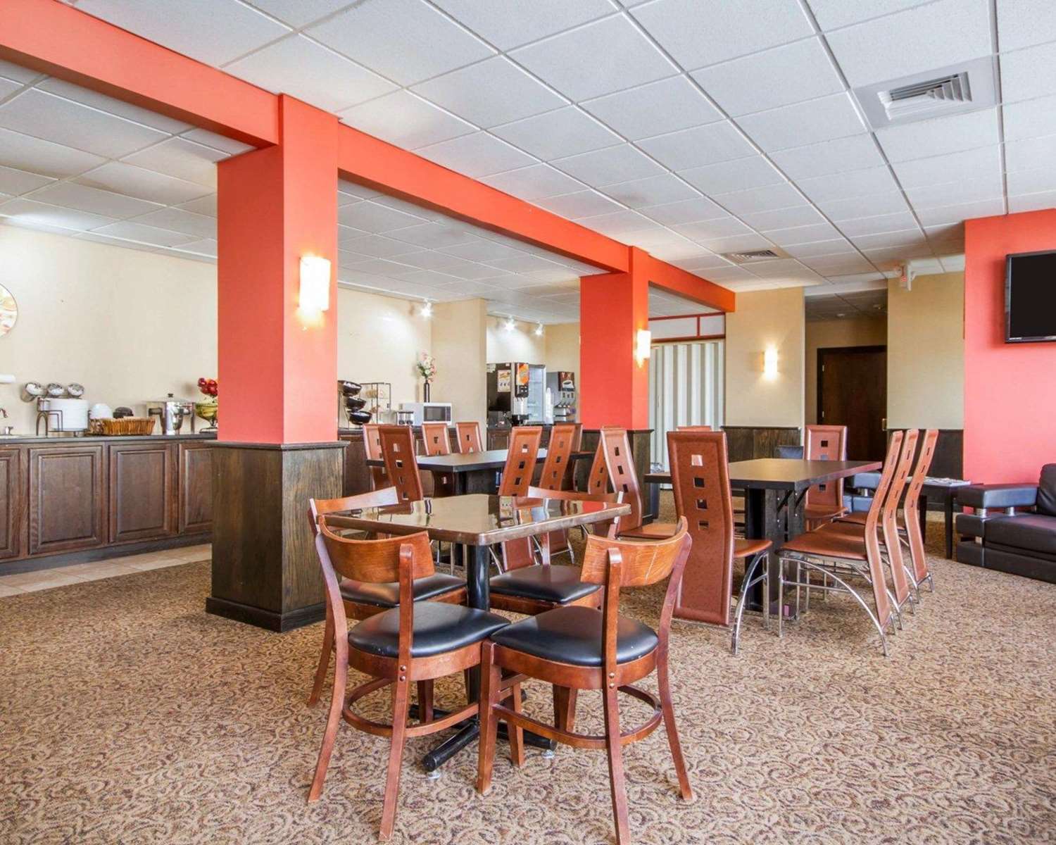 Wingate by Wyndham Sheboygan 18/23