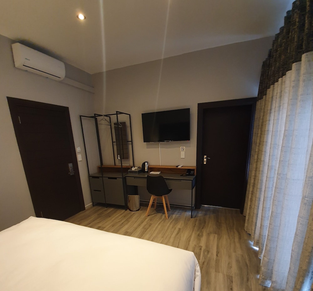 La Orchard Hotel 11/34
