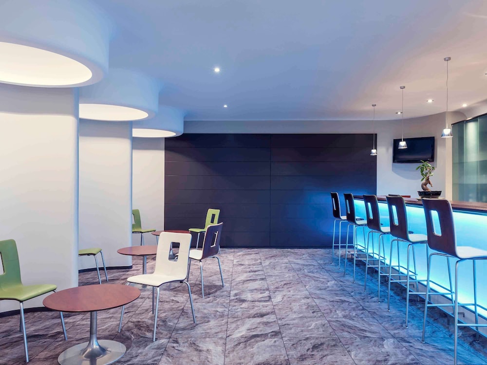 MERCURE RENNES CENTRE GARE 10/67