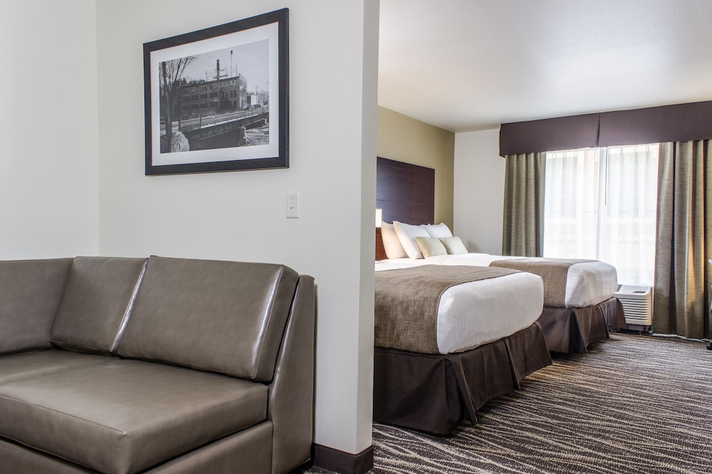 Cobblestone Hotel & Suites – Stevens Point 25/55