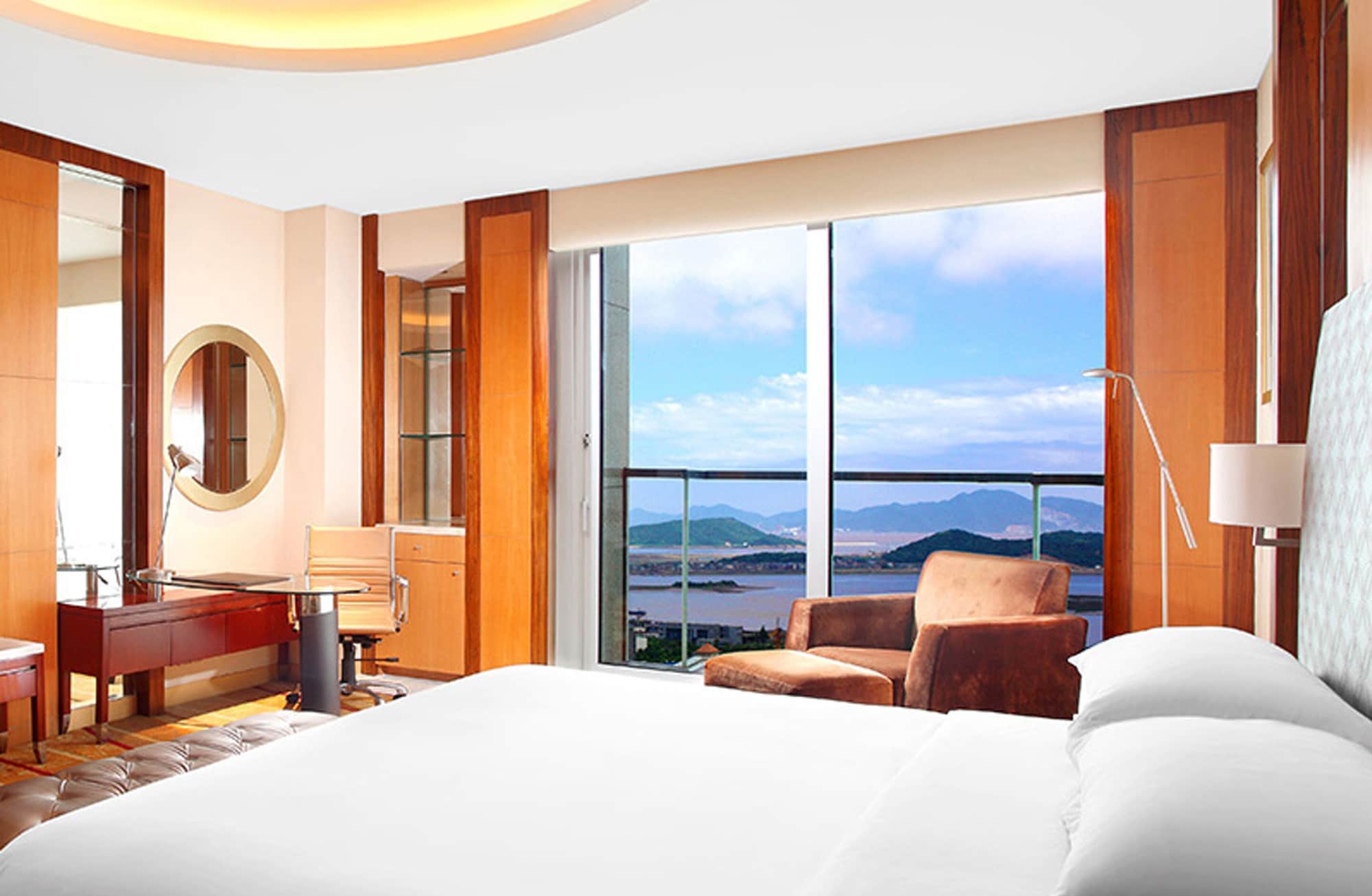 جناح تنفيذي بسرير كينج بشرفة بغرفة نوم واحدة، Sheraton Zhoushan Hotel 3/10