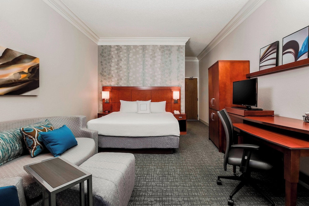 Room, King Bed, Ocean Front, Sofa, Balcony