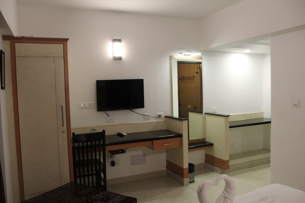 Hotel Karpagam International 27/29