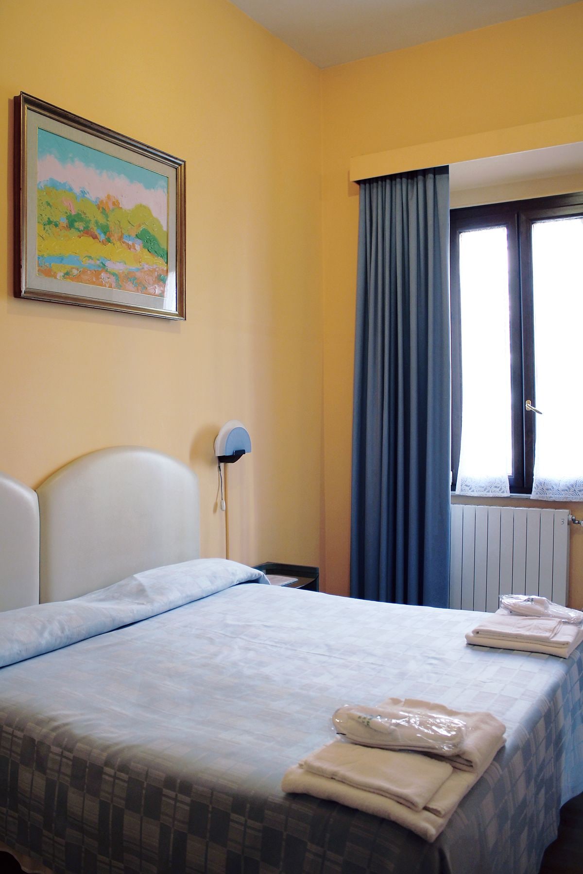 غرفة ثلاثية