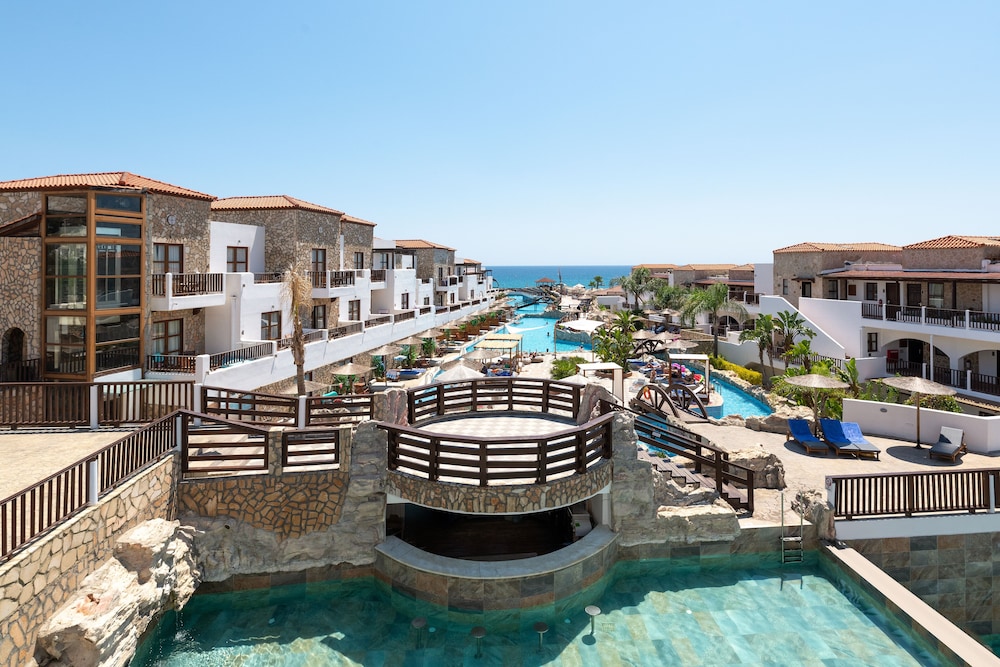 Costa Lindia Beach 40/47