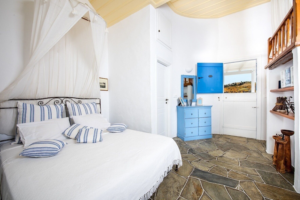 Lighthouse Hotel 10/47
