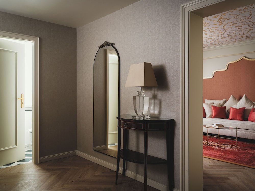 جناح غراند بسرير كينج، Taj Hessischer Hof, Frankfurt 5/7