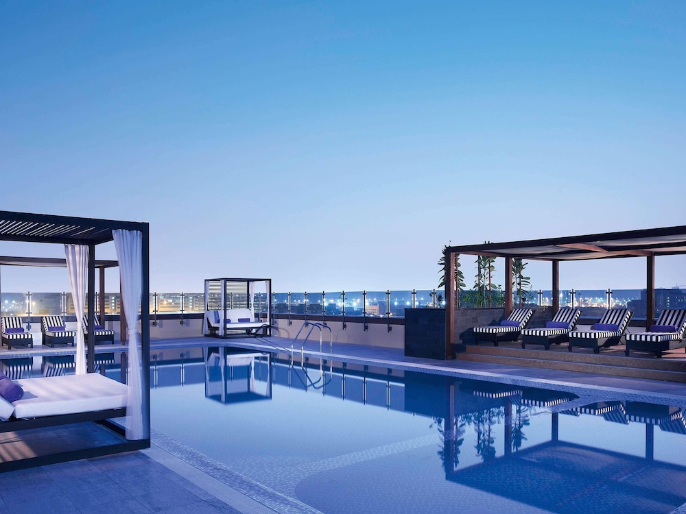 swimming pool spa