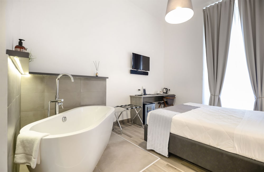 Clementi 18 Suites Rome 24/28