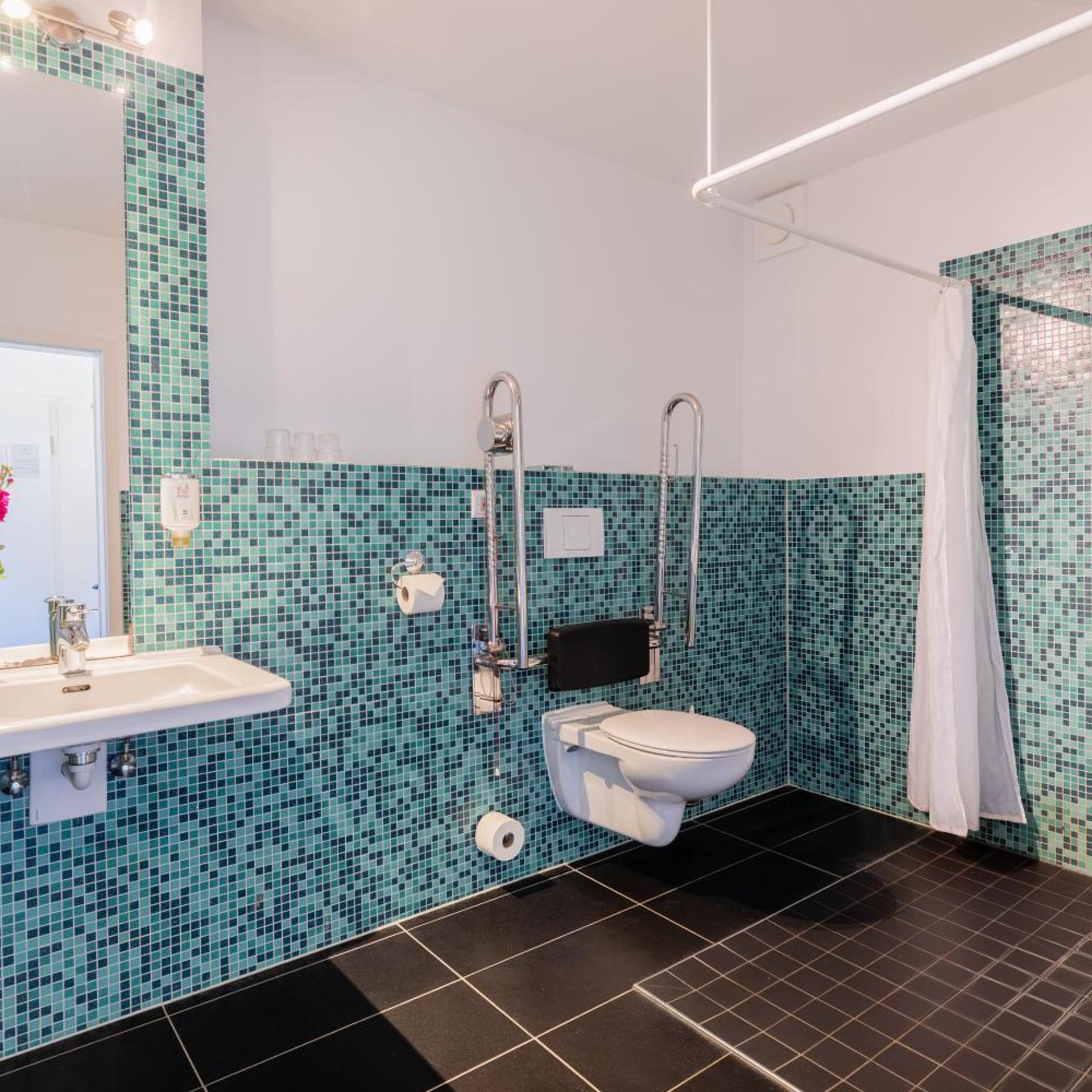 غرفة قياسية ثلاثية، Hotel Aviva Neue Messe 7/7