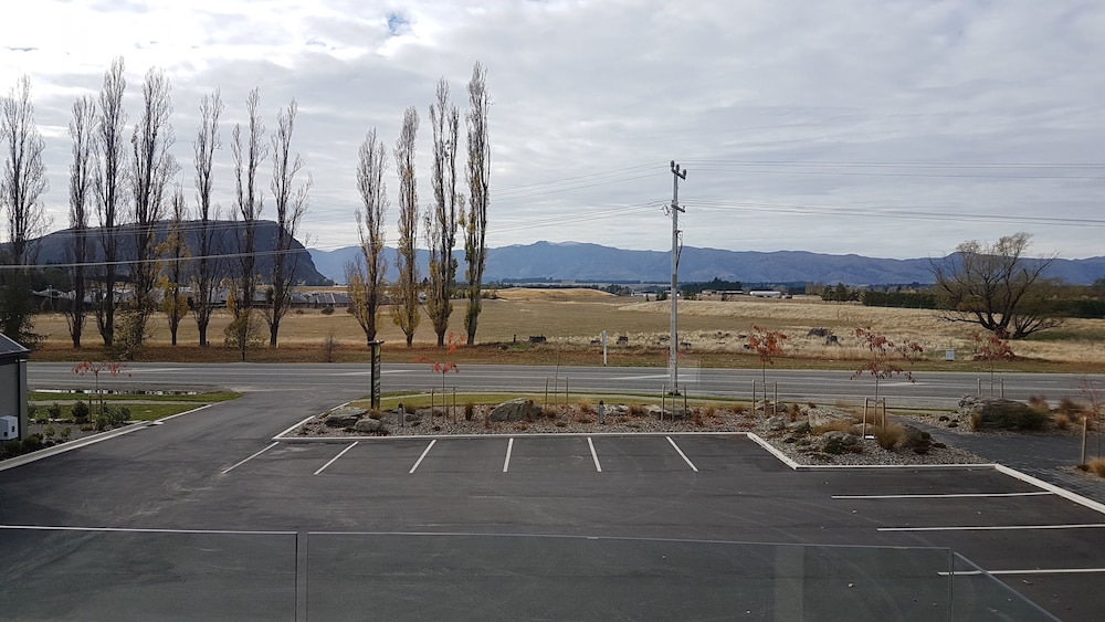 West Meadows Motel of Wanaka 30/50