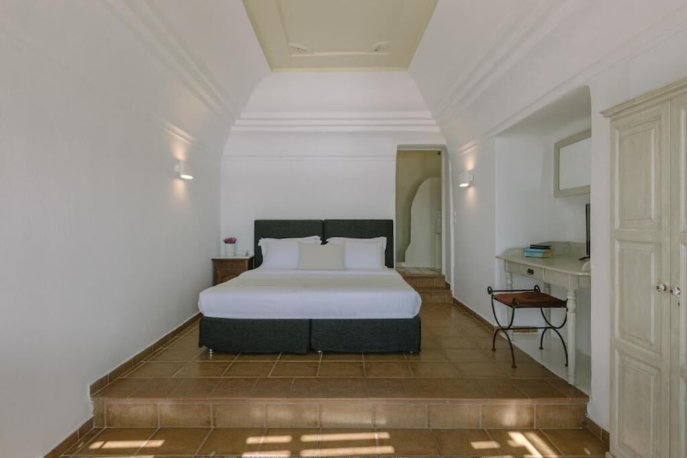 Deluxe, Studio, Double Bed, Caldera View