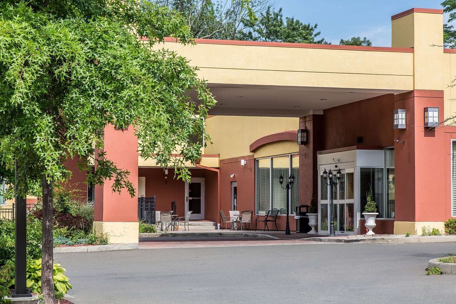 Hamden Hotel & Suites 3/26