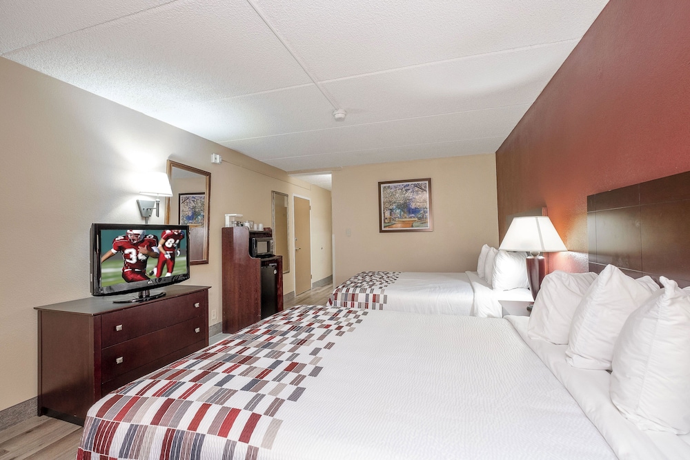 Red Roof Inn and Suites Macon 35/71