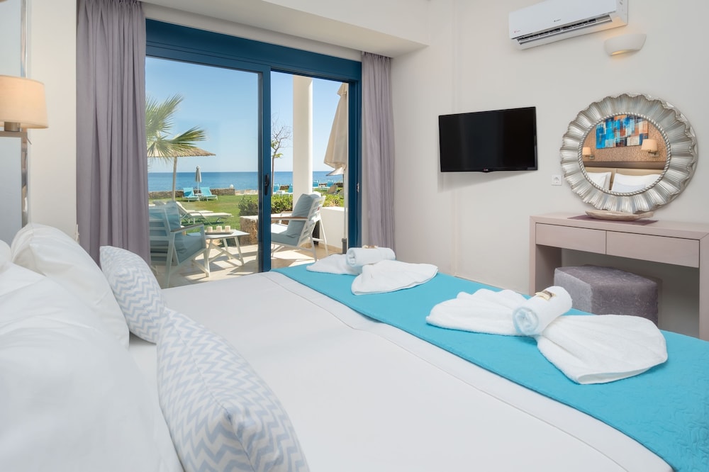 Pyrgos Beach Apartments 8/50