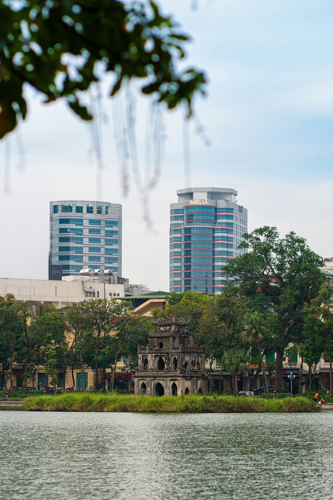 Melia Hanoi 46/50